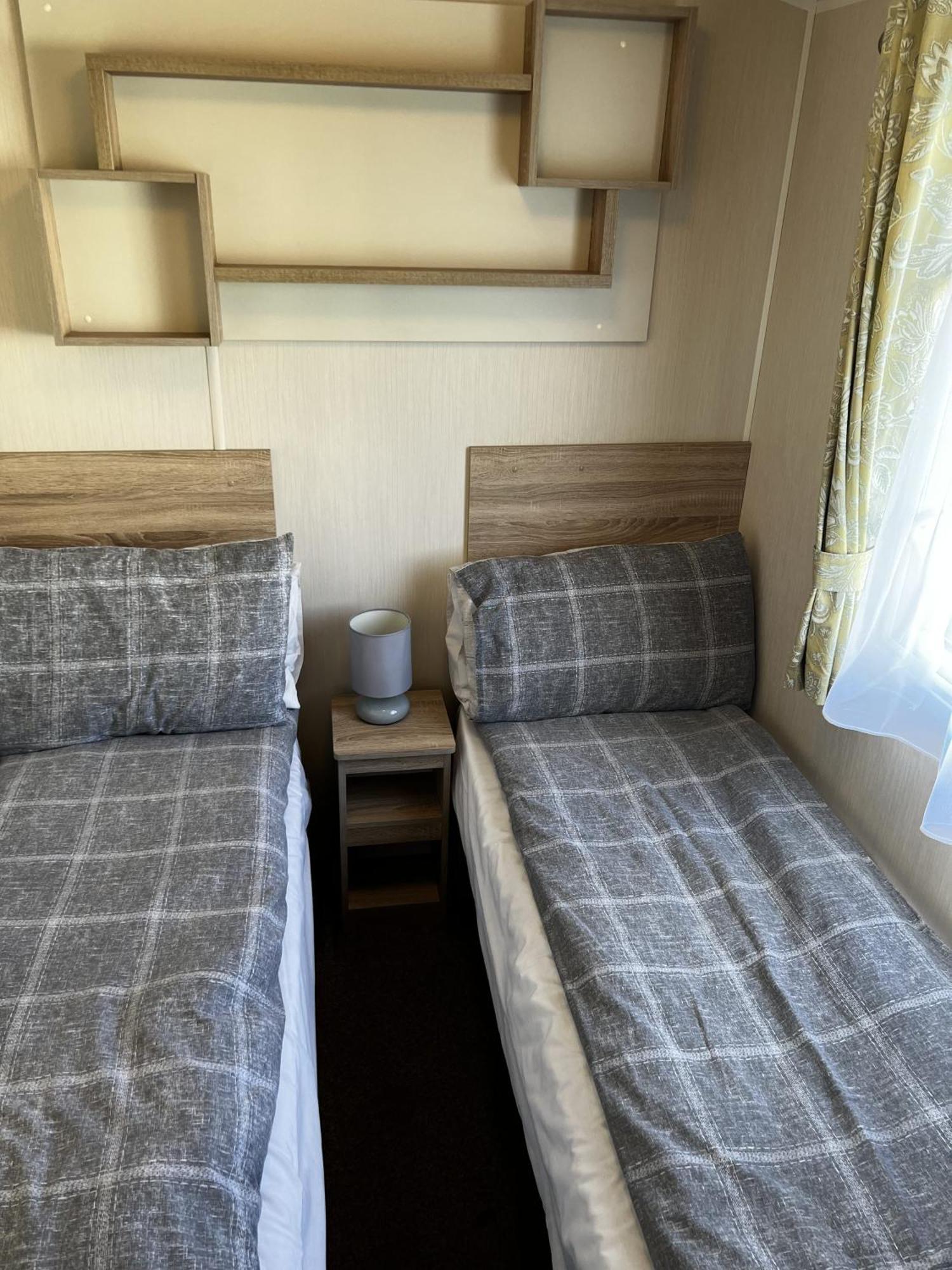 Moonstone Lymington Hotel Leysdown on Sea Bagian luar foto
