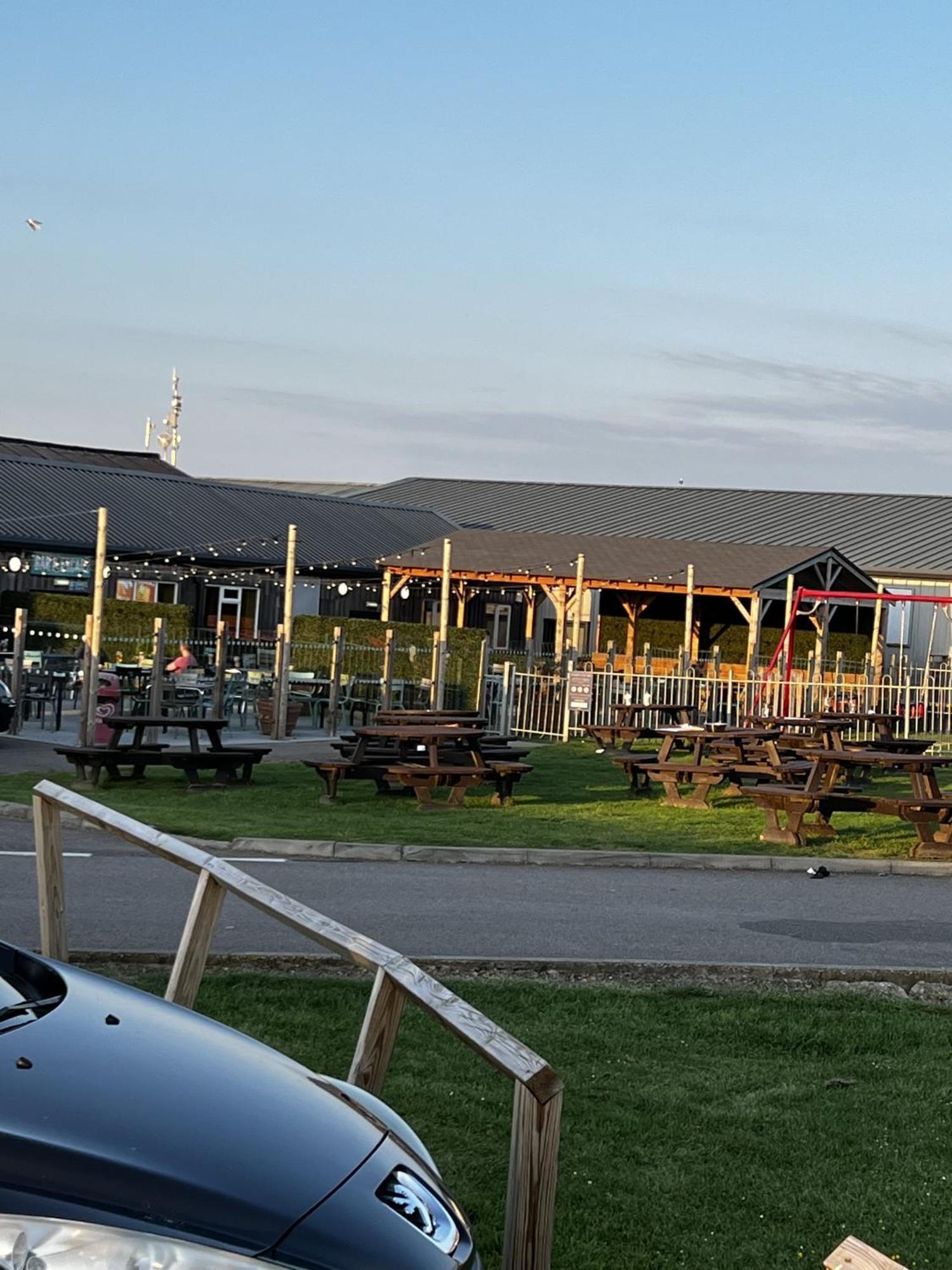 Moonstone Lymington Hotel Leysdown on Sea Bagian luar foto