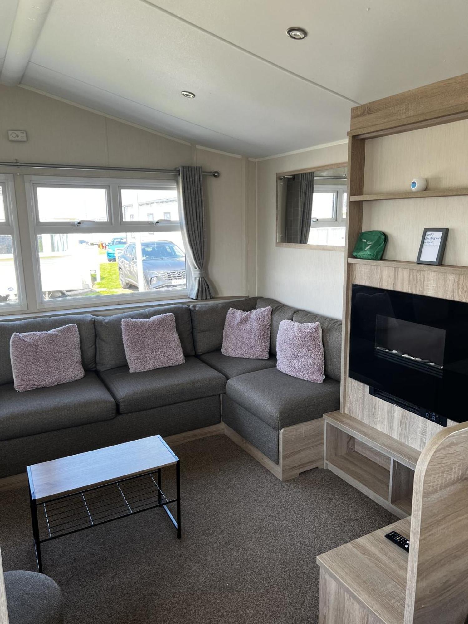 Moonstone Lymington Hotel Leysdown on Sea Bagian luar foto